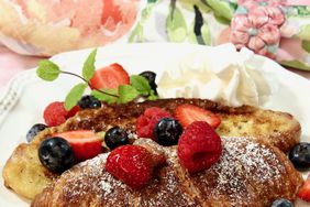 croissant french toast with berries
